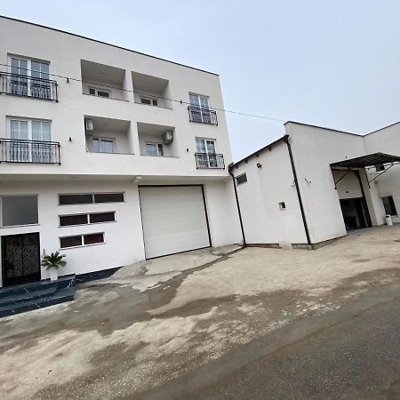 White Apartments Kosovo Polje Exteriör bild